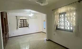 Imagem 7: Casa de 3 quartos com churrasqueira e piscina privadas em condomínio fechado