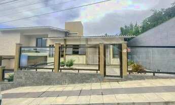Imagem 2: Casa para venda possui 335 metros quadrados com 3 quartos em Coqueiros - Florianópolis - S