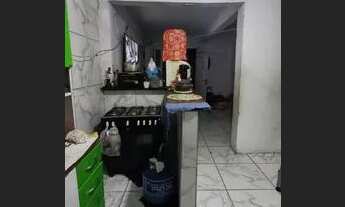 Imagem 5: Casa em rua pública