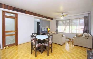 Imagem 3: Casa para Venda - 270m², 3 dormitórios, sendo 2 suites, 5 vagas - Glória