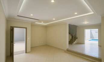 Imagem 3: Casa estilo sobrado com piscina próximo ao shopping