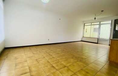 Imagem 2: No centro de Atibaia, você encontra essa maravilhosa casa à venda!! Venha conhecer!