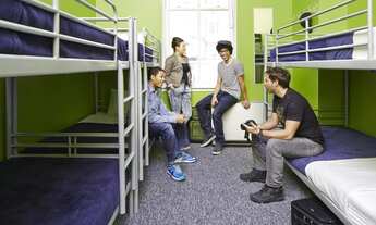 Imagem: Pensão Para Homens e Rapazes