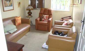 Imagem 2: Vendo no Bairro IAPI, apartamento de três dormitórios com garagem individual fechada