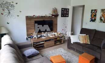 Imagem 2: Casa residencial com 4 dormitórios e 5 vagas à venda em Porto Alegre com 180,00m² por R750