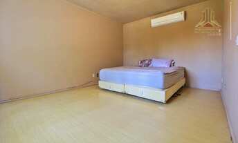 Imagem 7: Casa de quatro dormitórios ao lado do Colégio Farroupilha