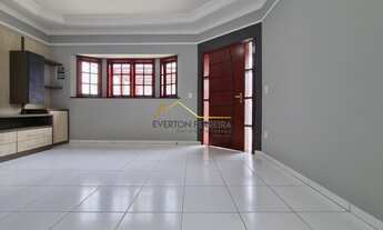 Imagem 3: Linda Casa Térrea com 3 Dormitórios, sendo 1 Ampla Suíte com Closet