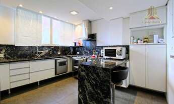 Imagem 5: Um apartamento por andar, vendo apartamento de 185 m² de área privativa no Centro de Porto