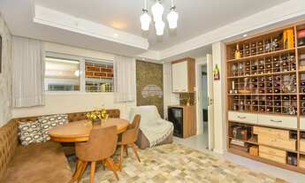 Imagem 7: Casa para venda possui 288 metros quadrados com 4 quartos em Bacacheri - Curitiba - PR