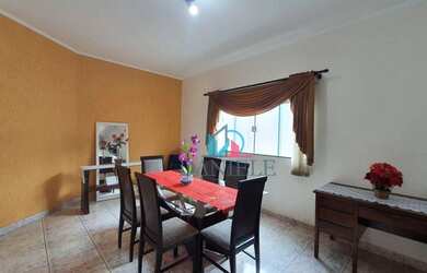 Imagem 4: Casa térrea com 3 dormitórios localizada no bairro Cambuy