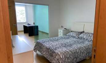 Imagem 4: Casa de condomínio para venda tem 350 metros quadrados com 5 quartos