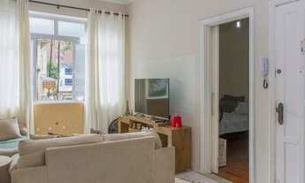 Imagem 2: Oportunidade Pompeia à 1 quadra do mar, 2 dorms, 1º andar s/ elevador, condomínio baixo, g