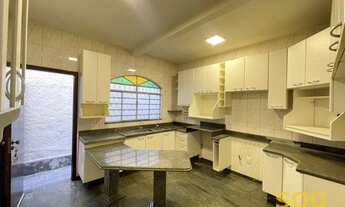 Imagem 7: Casa com 5 quartos para alugar, 277 m² por R$ 5.000/mês - Alípio de Melo - Belo Horizonte