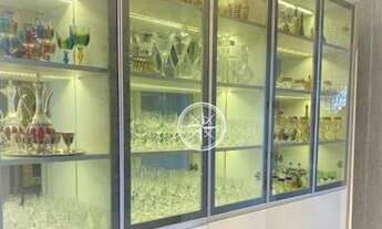 Imagem 6: Apartamento em andar alto - prédio com piscina e 4 vagas