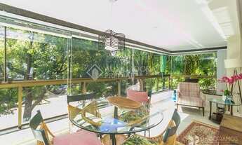 Imagem 2: Apartamento para venda possui 132. Petropolis com 3 dormitórios e 3 vagas