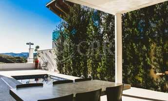 Imagem 4: Casa de condomínio para aluguel tem 550 metros quadrados com 6 quartos