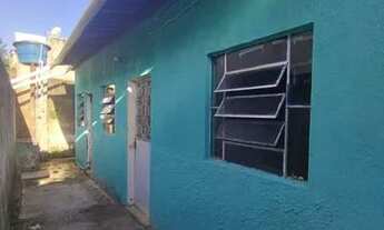 Imagem: A.Costa aluga casa de fundos 02 qts na Quadra