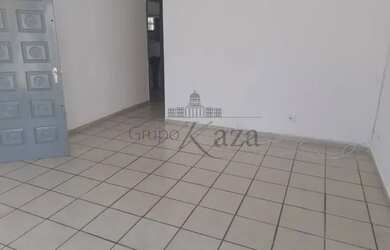 Imagem 2: Jacarei - Casa Padrão - Parque Itamarati