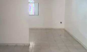 Imagem 5: Casa em Via Pública na Cidade ( Nucleo 16 ) com 2 quartos e quintal