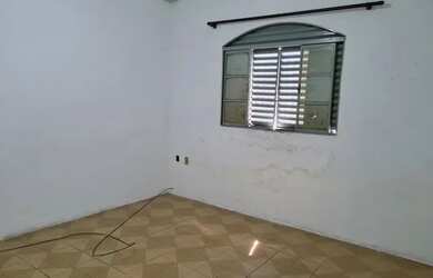 Imagem 5: Alugo casa de fundos de 2 cômodos com garagem perto da escola Melissa