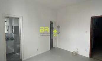 Imagem 3: Reformado - Silencioso Apartamento para locação, claro e arejado. Quarto e SALA Copacab