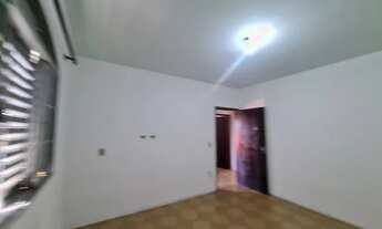 Imagem 6: Alugo casa de fundos de 2 cômodos com garagem perto da escola Melissa