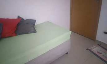 Imagem: 2/4, 1 banheiro,semi-mobiliado,1° andar,todo