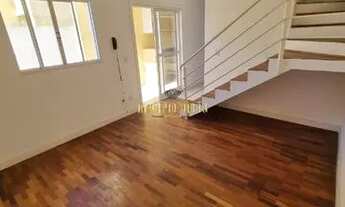 Imagem: Casa assobradada à venda em condomínio