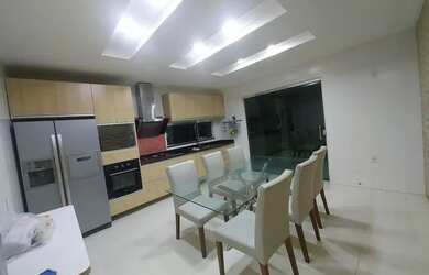 Imagem 2: ALUGO BELÍSSIMA CASA FINO ACABAMENTO PARCIALMENTE MOBILIADA