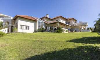 Imagem 3: Casa estilo californiano com 798m² privativos no Santo Inácio, perto do Parque Barigui