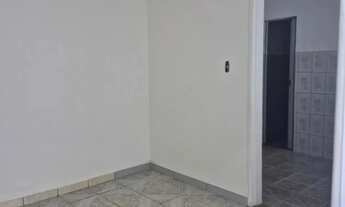 Imagem 5: Casa de 50 metros com area externa no entro de olaria