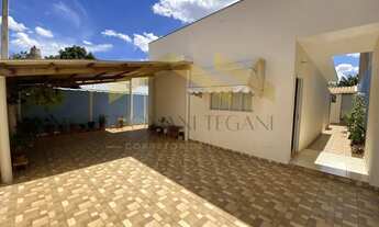 Imagem 3: Casa no Centro em Arandu,SP | 2 Quartos | Varanda Coberta