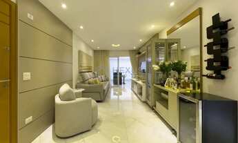 Imagem 2: Apartamento reformado com varanda gourmet e lazer na Praia das Pitangueiras, Guaruja