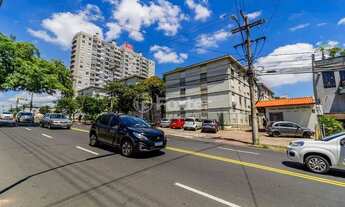 Imagem 4: Imóvel para venda tem 56 metros quadrados com 2 quartos em Vila Ipiranga - Porto Alegre