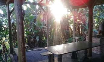 Imagem 3: Casa grande com área de festa