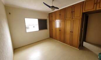 Imagem 7: Sobrado com quintal/garagem, cozinha ampla, sala de jantar e muito mais. Bem conservado!