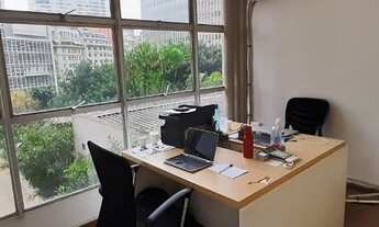 Imagem: Conjunto Zarvos, Consolação-S/P. Sala/Banheiro/35m²