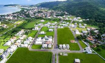Imagem 2: Casa para venda tem 210 metros quadrados com 3 quartos