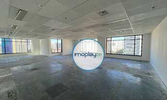 Imagem 5: Escritório mobiliado e pronto para ocupação ao lado da Estação Moema