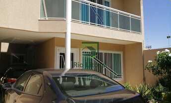 Imagem 3: Casa duplex à venda com 3 dormitórios, sendo 1 suíte no bairro Novo Rio das Ostras/RJ