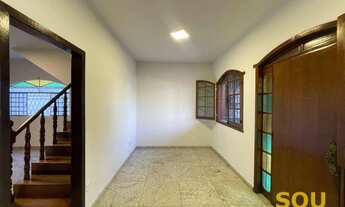 Imagem 4: Casa com 5 quartos para alugar, 277 m² por R$ 5.000/mês - Alípio de Melo - Belo Horizonte