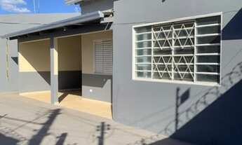 Imagem 2: Casa para venda possui 134 metros quadrados com 3 quartos<br>Corretora: Edna Gomes