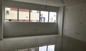 Imagem 2: Sala maravilhosa na região central de Florianópolis