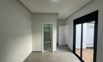 Imagem 7: Casa de condomínio térrea para venda possui 250 metros quadrados com 4 quartos