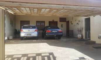 Imagem 2: Casa para venda tem 270 metros quadrados com 3 quartos em Jardim Higienópolis - Araraquara