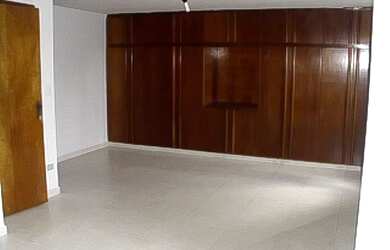 Imagem 6: Casa Comercial para Venda em Goiânia, Setor Bueno, 5 dormitórios, 4 suítes, 5 banheiros, 4