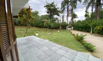 Imagem 3: Casa de condomínio sobrado para aluguel e venda possui 1100 metros quadrados com 5 quartos