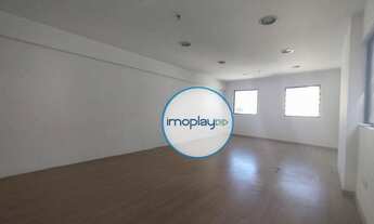 Imagem 4: Conjunto comercial com 37m² vão livre, com piso laminado, luminárias e 01 banheiro