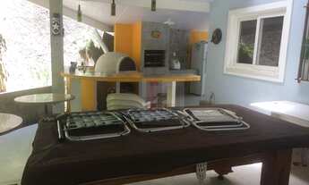 Imagem 4: Casa com 4 quartos 3 suítes, suíte master com hidromassagem e closet, 4 vagas de garagem