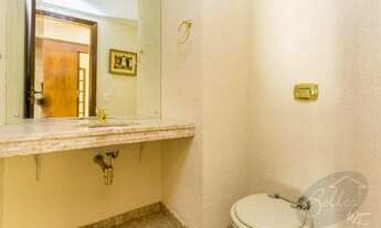 Imagem 5: Um por andar - face norte total - hall de entrada com lavabo e amplo escritório!